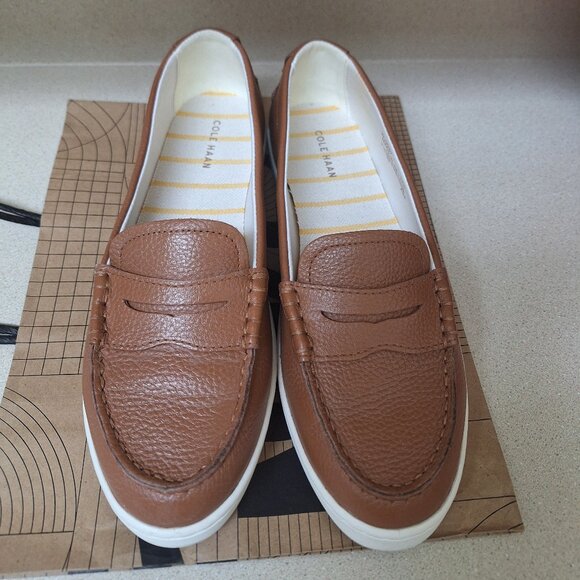 COLE HAAN LOAFERS.10B. - Picture 1 of 5